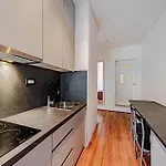 アパート 2 Bedroom Beautiful In