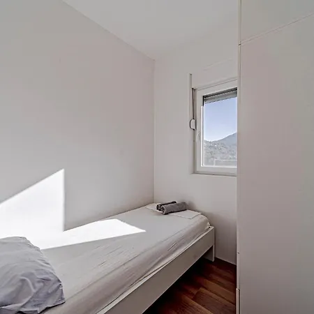 2 Bedroom Beautiful In * Žuljana