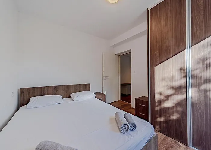 아파트 Stunning In With Wifi Žuljana